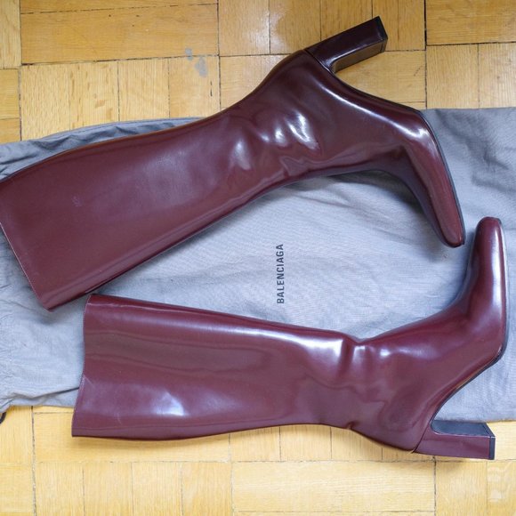 Balenciaga high boots in burgundy - Picture 2 of 4